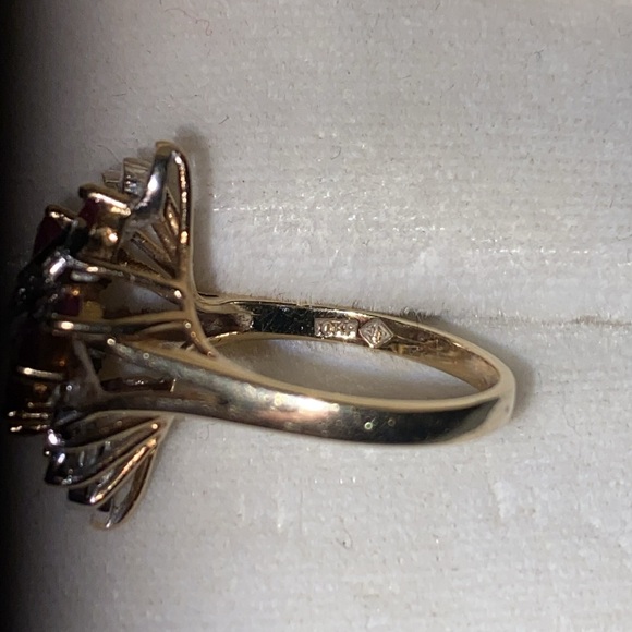 🩷🤍💛EUC Like New 14K Gold 10 Genuine Rubies & Diamonds Cocktail Ring - Size: 6 - Picture 12 of 15